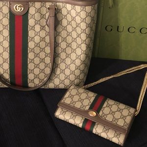 Gucci Ophidia GG wallet with chain